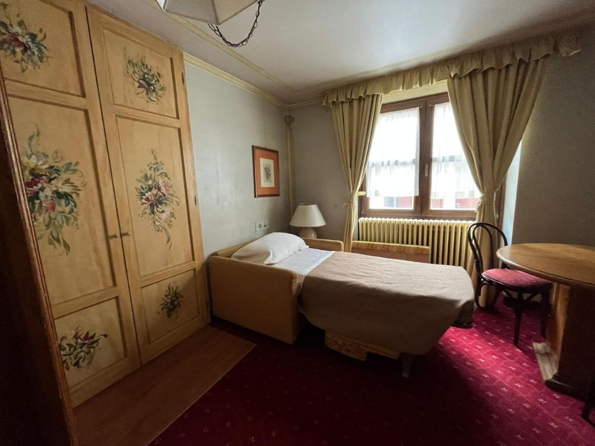 Hotel Posta R.T.A. มาดอนนาดีกัมปิโญ ภายนอก รูปภาพ