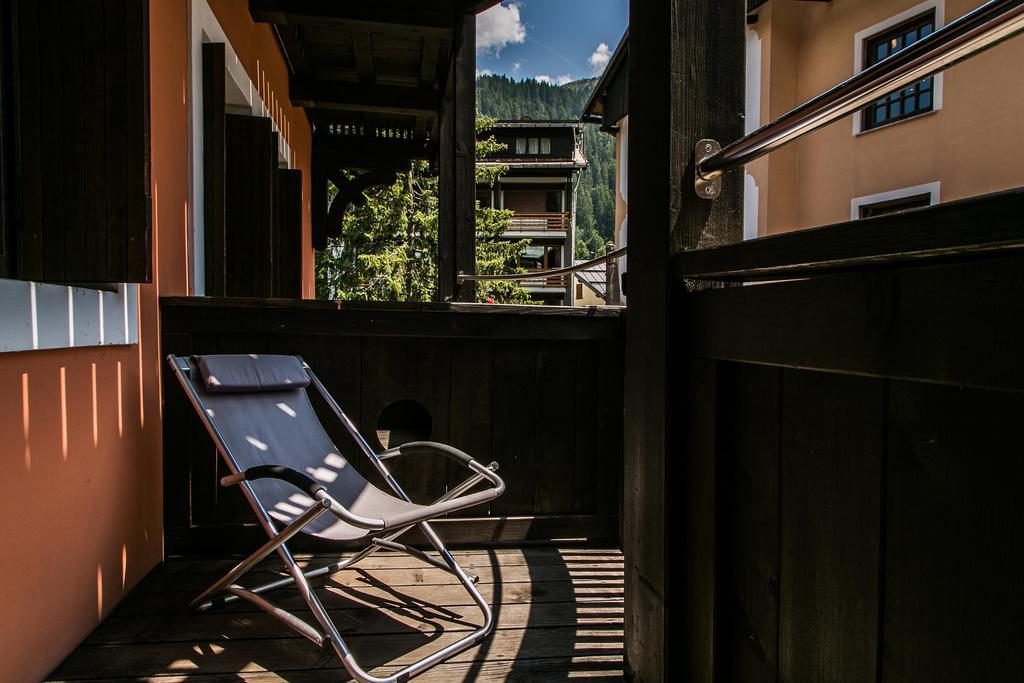 Hotel Posta R.T.A. มาดอนนาดีกัมปิโญ ภายนอก รูปภาพ