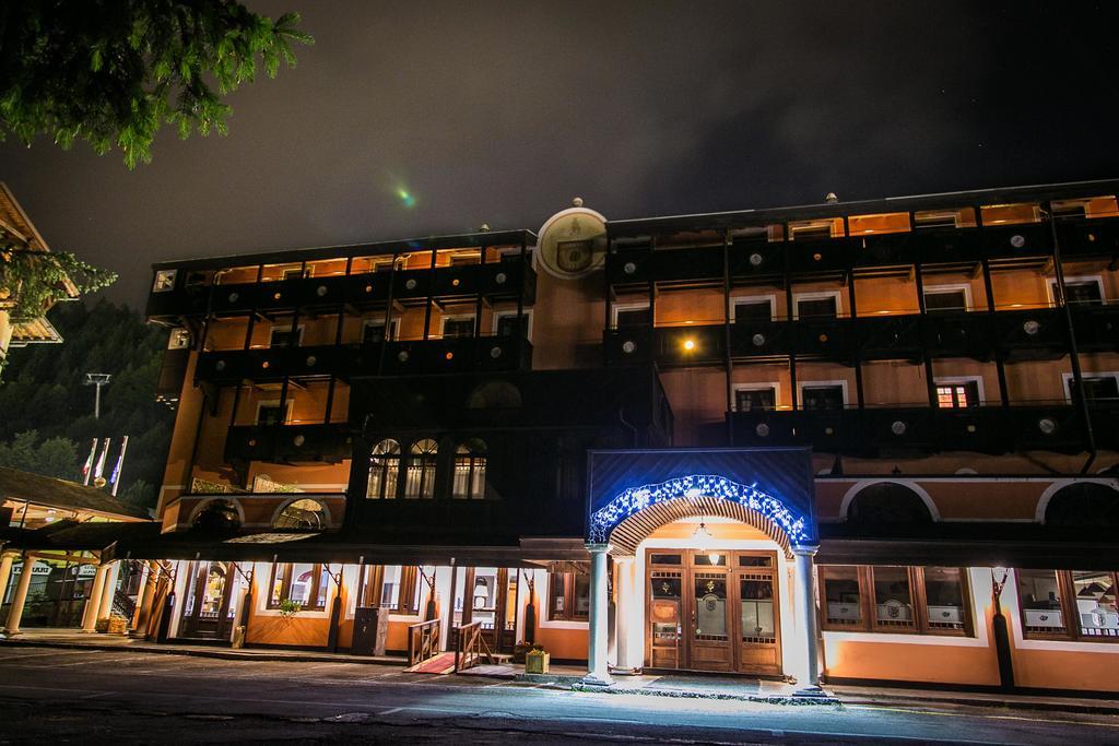 Hotel Posta R.T.A. มาดอนนาดีกัมปิโญ ภายนอก รูปภาพ