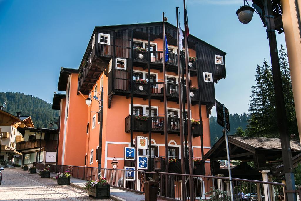 Hotel Posta R.T.A. มาดอนนาดีกัมปิโญ ภายนอก รูปภาพ